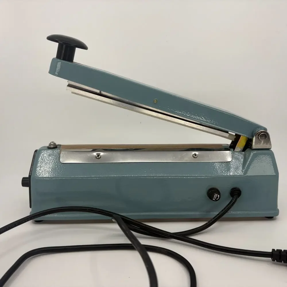 FS-200 Impulse Sealer 8 Inch 300W Plastic Bag Heat Sealer Powers On